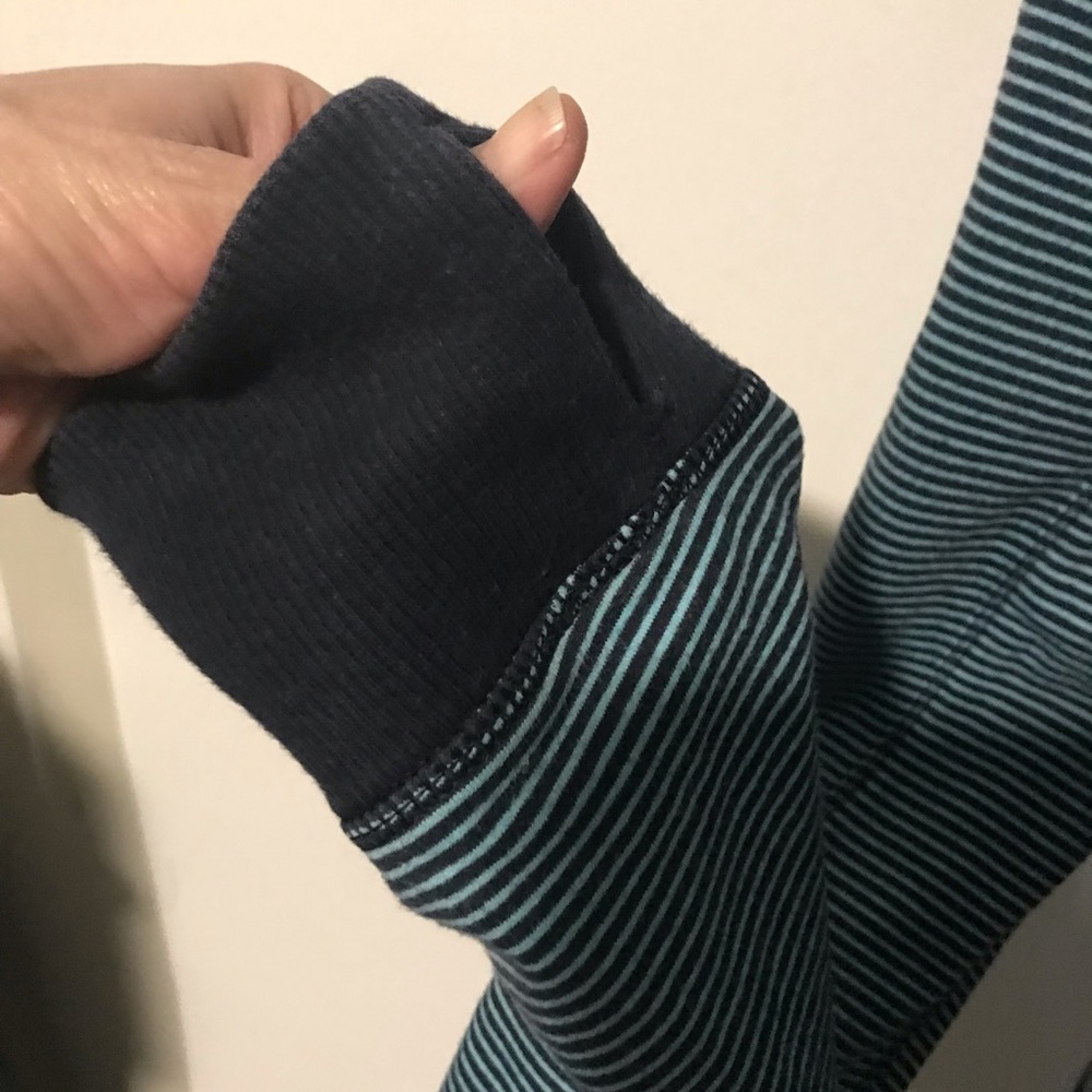 Lululemon Scuba Hoodie - Picture 9 of 14